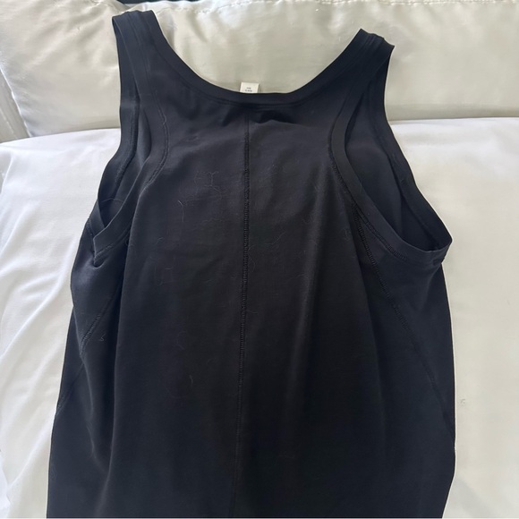 lululemon circadian tank - Picture 2 of 6